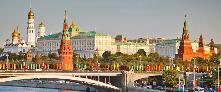 Rencontre femme russe a Moscou dans un cadre urbain et culturel